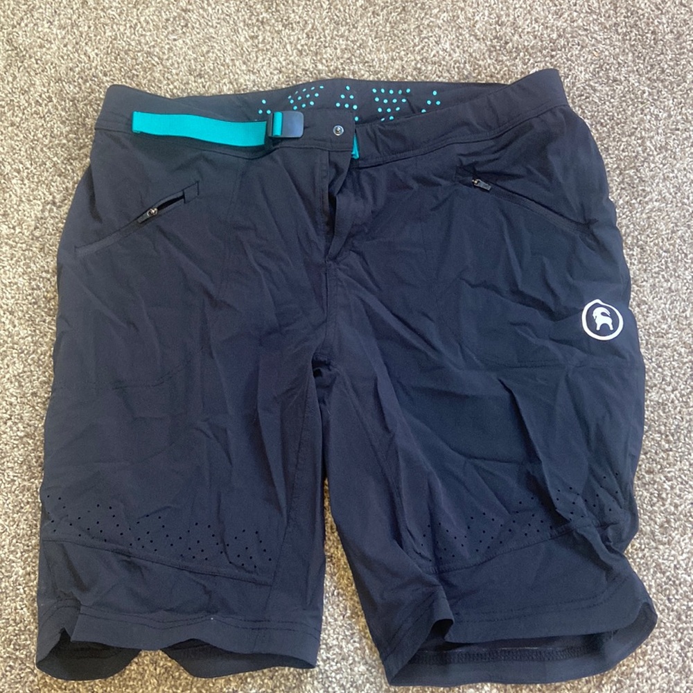 Backcountry bike short